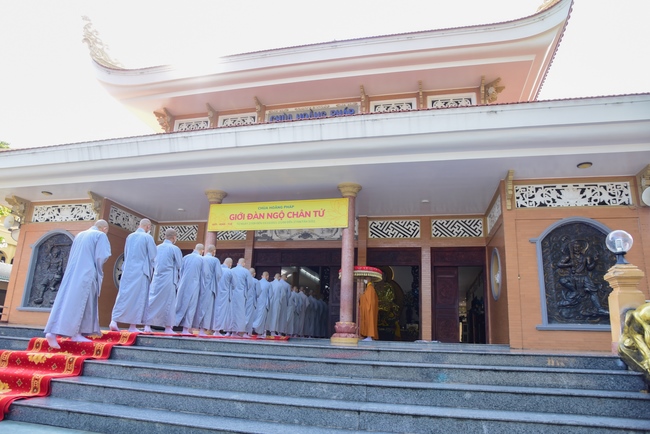 Lễ truyền giới Sa di Phương Trượng